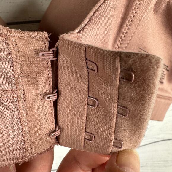 Auden Womens size 38DD Lightly Lined Wire Free Bra Dusty Rose - Picture 4 of 7